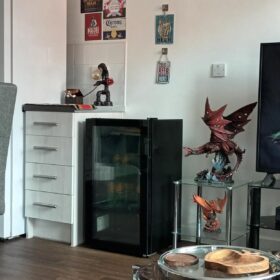 COMFEE' RCZ99BG2(E) Beer & Drinks Fridge 93L | Holds 115 Cans | Under Counter photo review